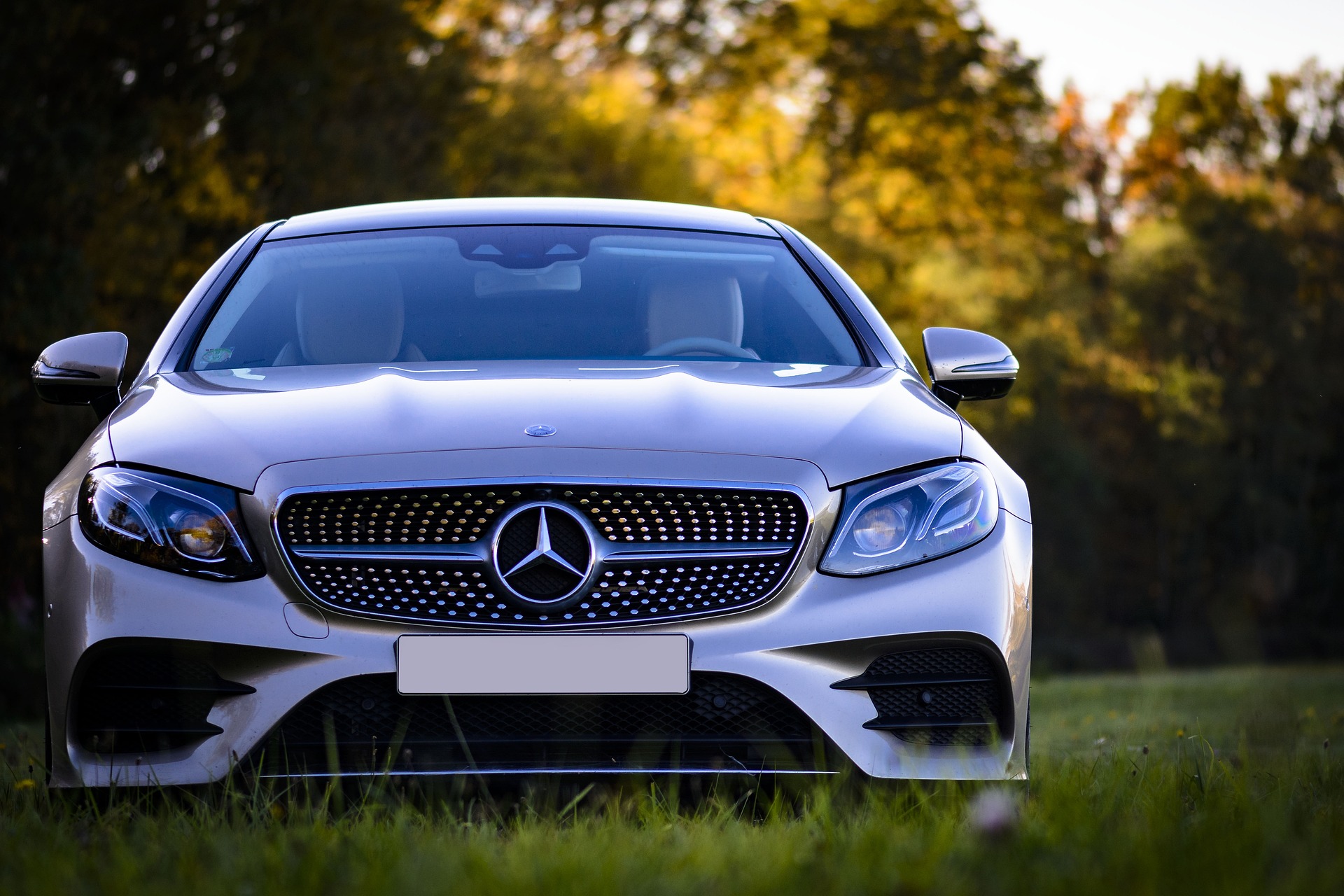 mercedes-3528323_1920