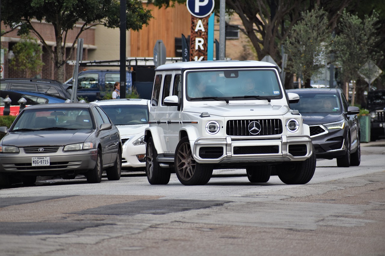 mercedes-benz-5264948_1280